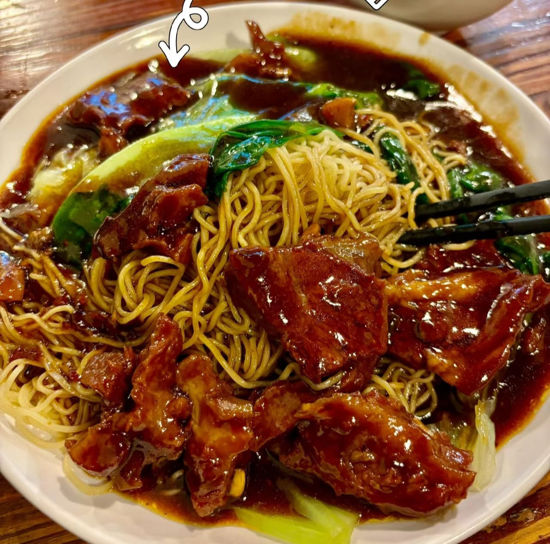 Imagen de Fideos en Salsa con Falda Guisada